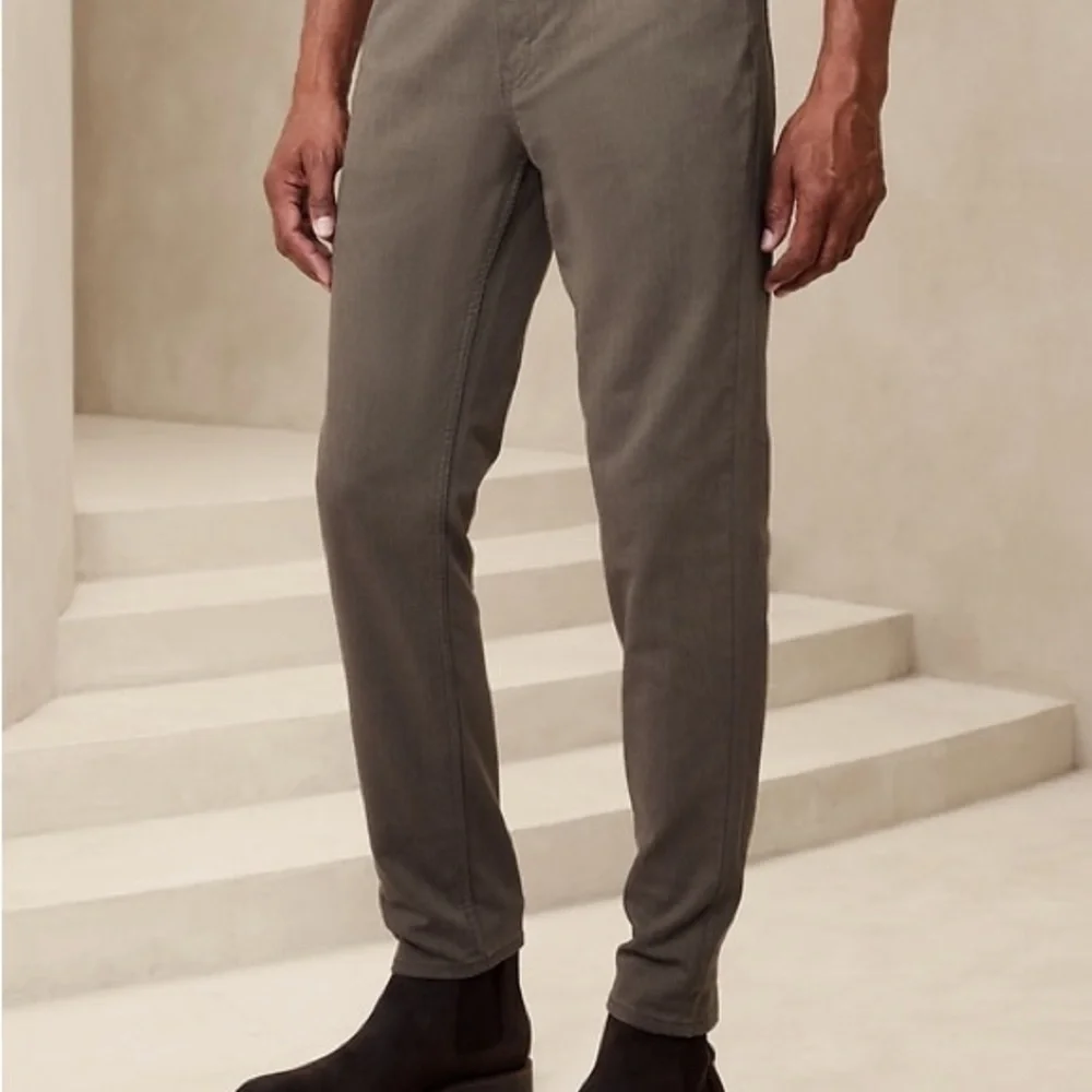 Banana Republic ATHLETIC TRAVEL PANT size 32x34‎ New With Tags